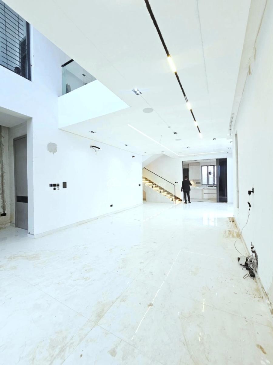 Massive 5 Bedroom Detached, Lekki Phase 1, Lekki, Lagos, Detached Duplex for Sale