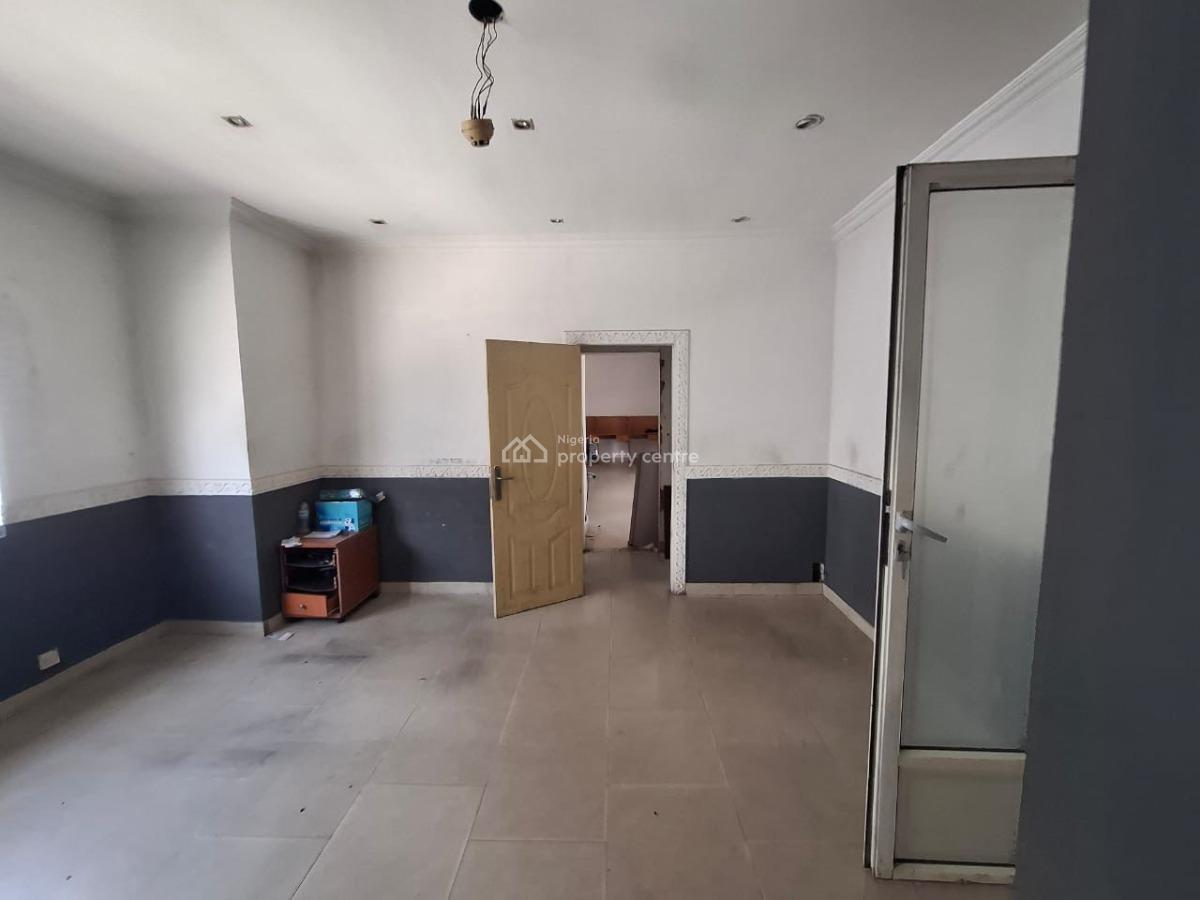 Beautiful Service 56sqm  Shop Space (top Floor) Available, Victoria Island, Victoria Island (vi), Lagos, Plaza / Complex / Mall for Rent