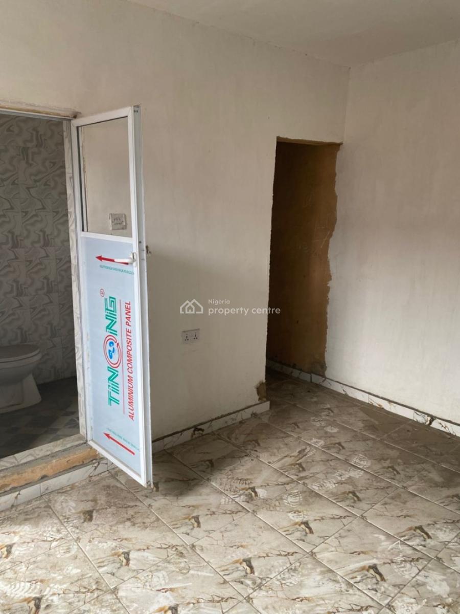 Smartly Finished Roof Self Contained, Okuta Road, Shomolu, Lagos, Self Contain (single Rooms) for Rent