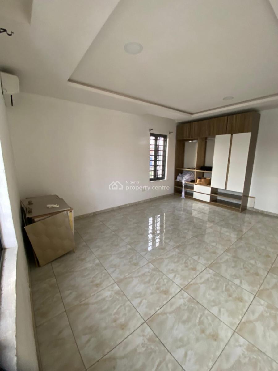 Nicely Finished Serviced 4 Bedroom Terrace with a Room Bq, Lekki Phase 1, Lekki, Lagos, Terraced Duplex for Rent