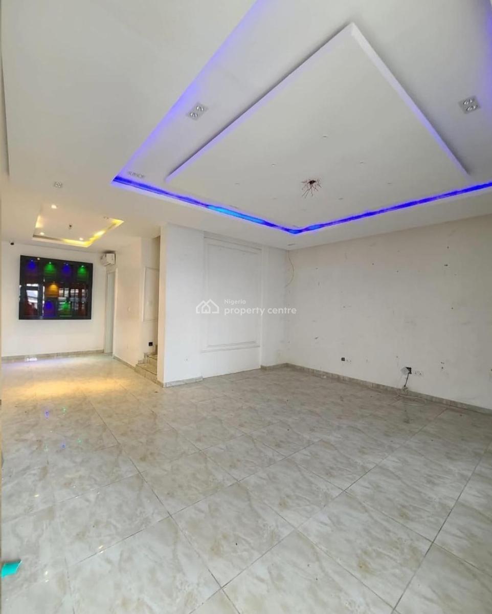 Nicely Finished Serviced 4 Bedroom Terrace with a Room Bq, Lekki Phase 1, Lekki, Lagos, Terraced Duplex for Rent