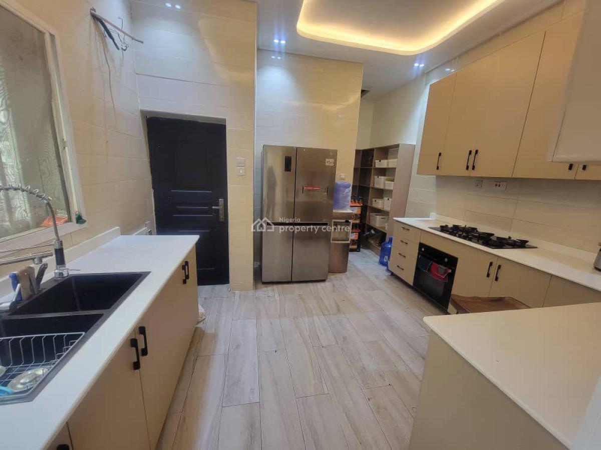 Spacious 3-bedroom Apartment with Boys Quarters in a Secure Estate, Off Bourdillon , Ikoyi, Ikoyi, Lagos, Flat / Apartment for Sale
