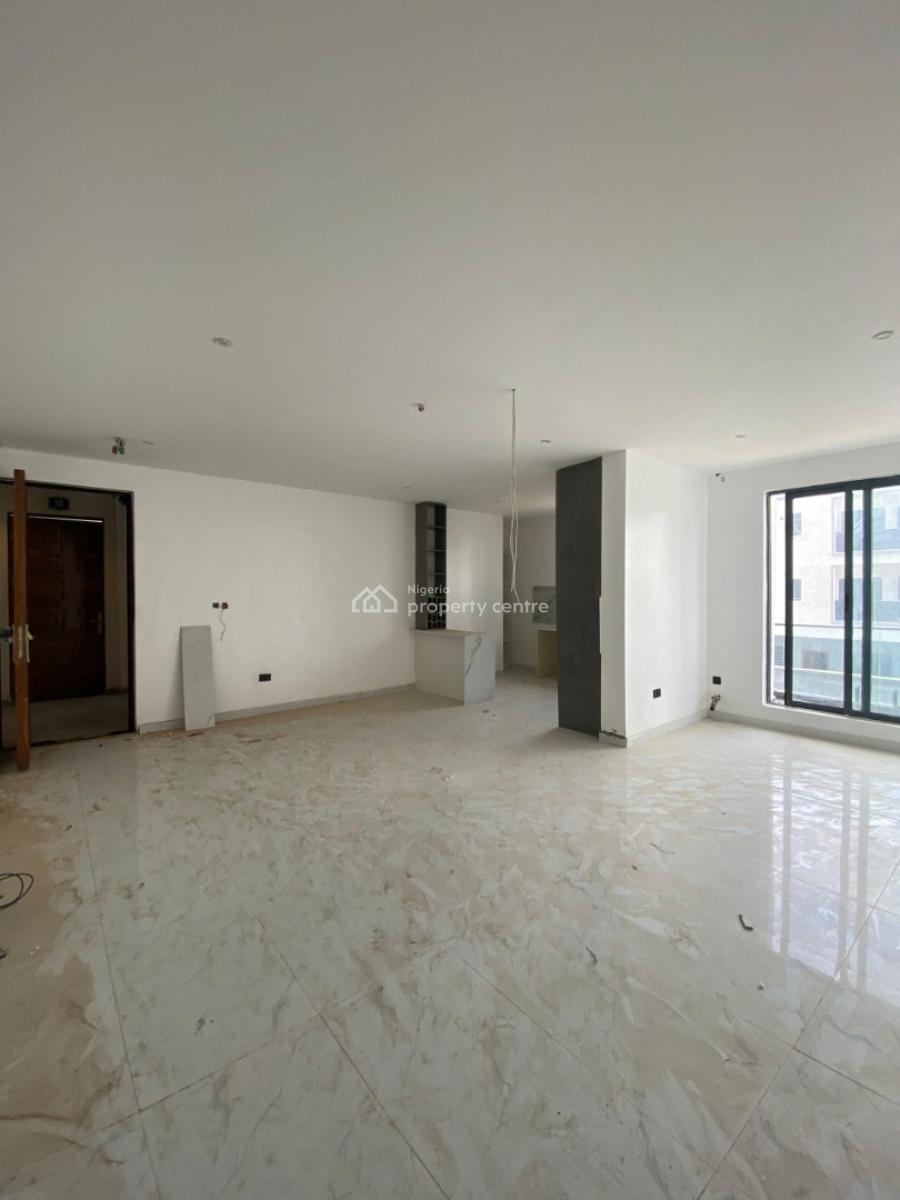 Spacious,3 Bedroom Apartment with Elevator, Gym & S/pool, Lekki Phase 1, Lekki, Lagos, Block of Flats for Sale