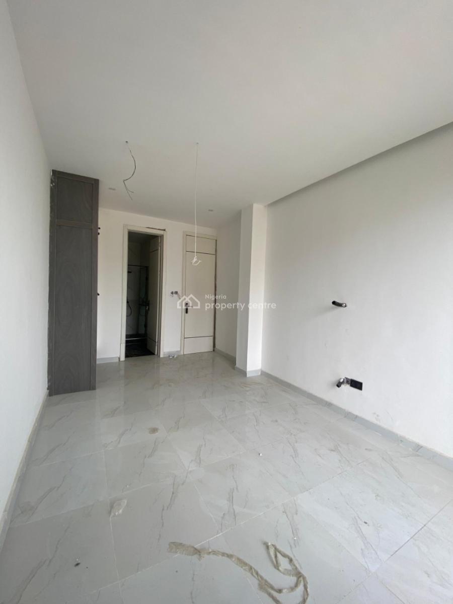 Spacious,3 Bedroom Apartment with Elevator, Gym & S/pool, Lekki Phase 1, Lekki, Lagos, Block of Flats for Sale