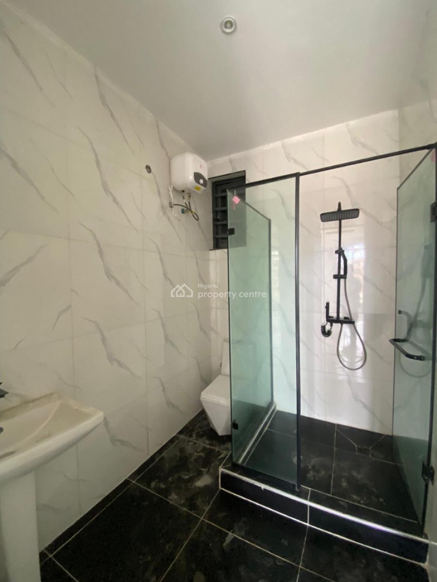 Spacious,3 Bedroom Apartment with Elevator, Gym & S/pool, Lekki Phase 1, Lekki, Lagos, Block of Flats for Sale