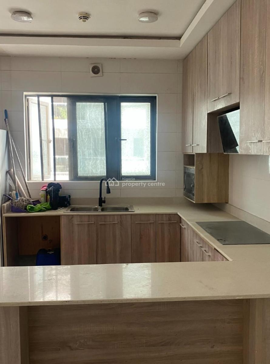Fully Serviced 2 Bedroom Flat, Periwinkle Estate, Lekki Phase 1, Lekki, Lagos, Flat / Apartment for Rent