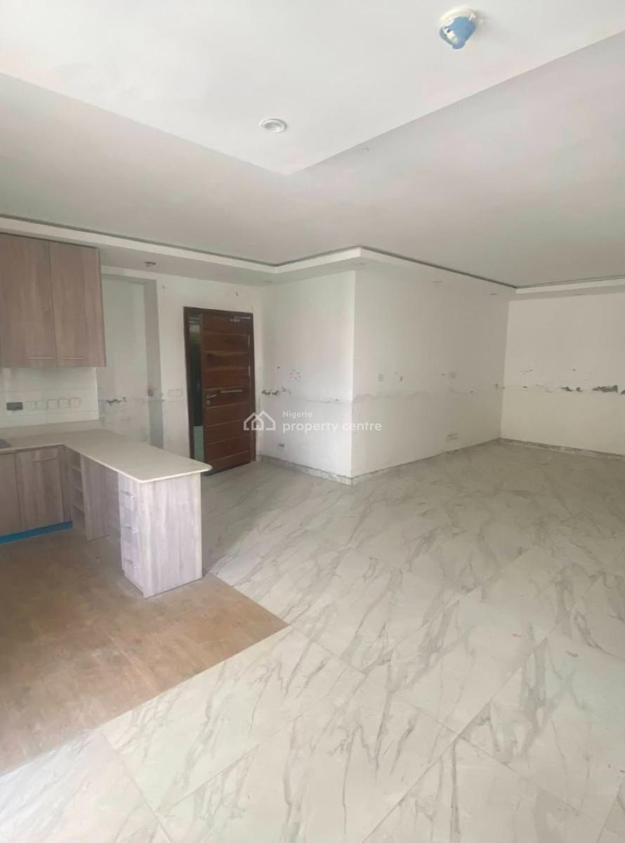 Fully Serviced 2 Bedroom Flat, Periwinkle Estate, Lekki Phase 1, Lekki, Lagos, Flat / Apartment for Rent