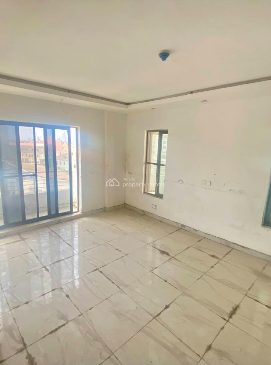Fully Serviced 2 Bedroom Flat, Periwinkle Estate, Lekki Phase 1, Lekki, Lagos, Flat / Apartment for Rent