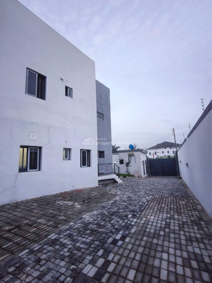 Smart Spacious 3 Bedrooms  Duplex with Good Power Supply, in Estate with 24/7 Power Supply at Abraham Adesanya Axis Ajah Lagos., Ajah, Lagos, Semi-detached Duplex for Rent