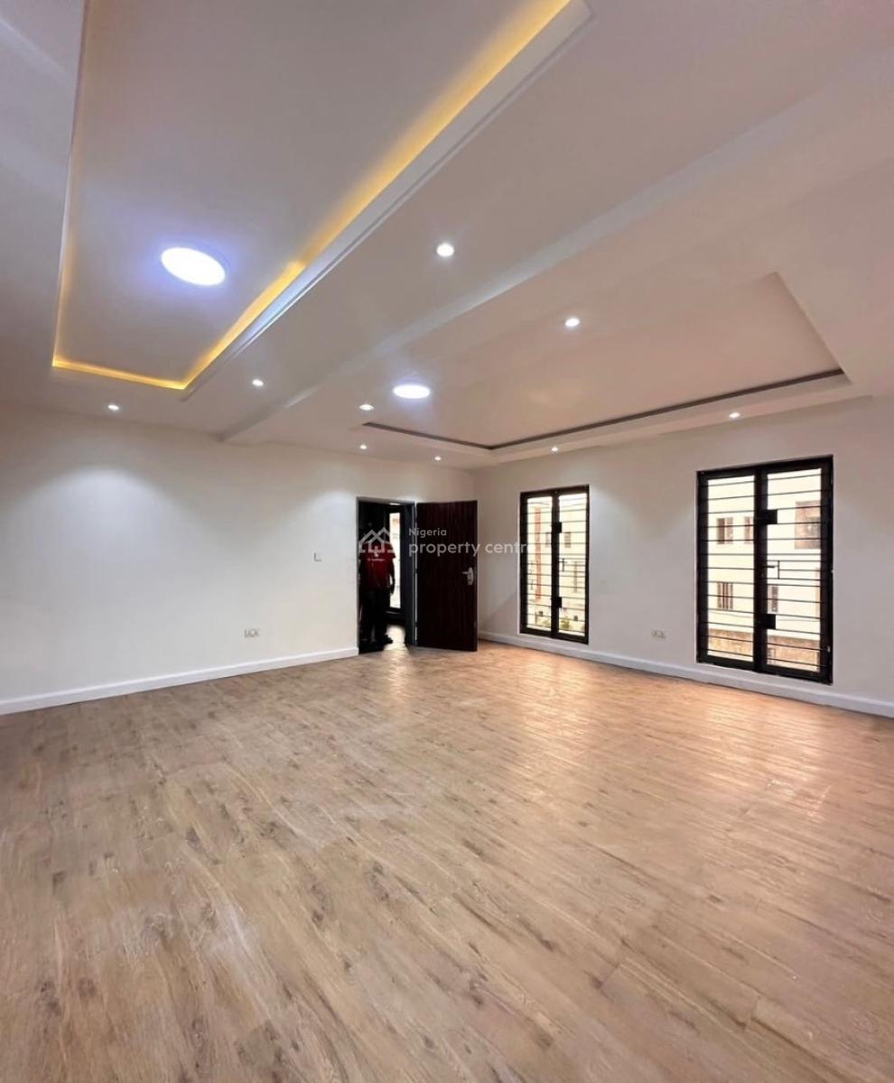 Luxury Maissonete on Last Floor, Lekki Phase 1, Lekki, Lagos, Flat / Apartment for Rent
