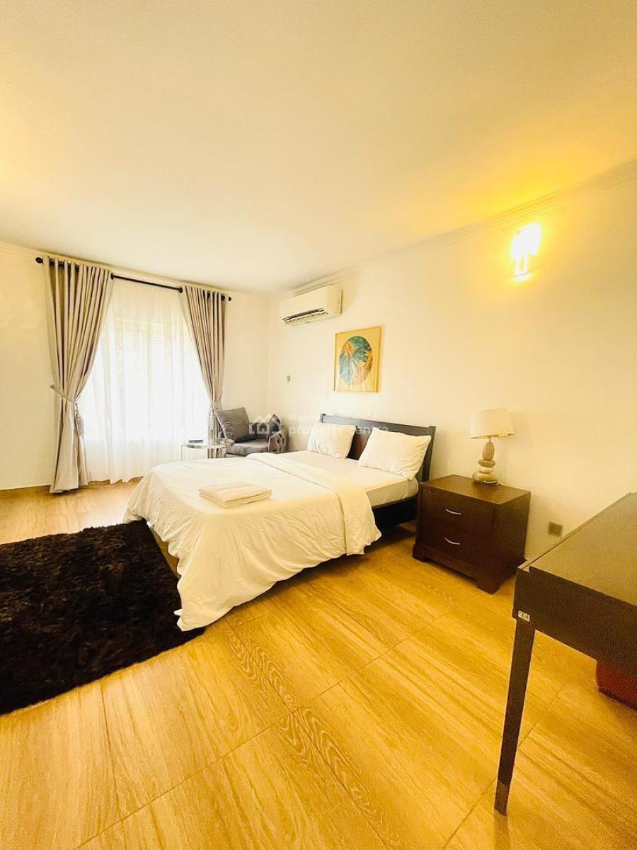 Luxurious 3 Bedroom Apartment with Pool, Snooker & Gym, Temple Road, Ikoyi, Lagos, Flat / Apartment Short Let