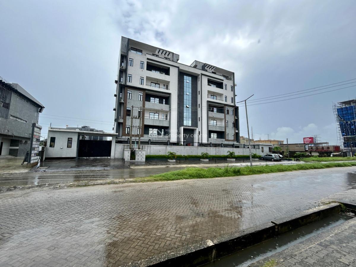 3 Bedroom Apartment with Snooker, Lekki, Lagos, Flat / Apartment Short Let