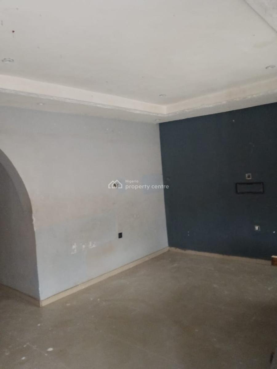 Spacious 4 Bedroom Duplex, Video Available Upon Request, Off Montgomery Road., Sabo, Yaba, Lagos, Flat / Apartment for Rent