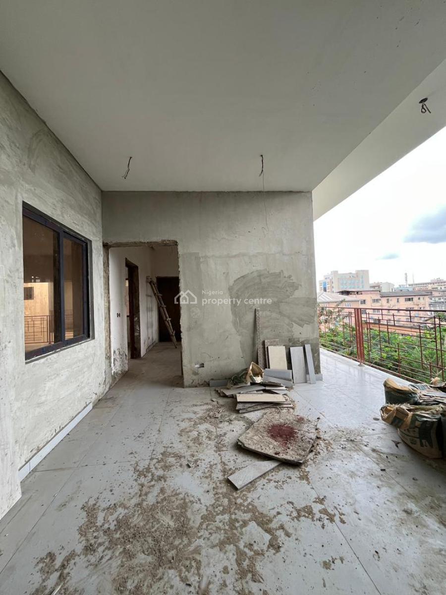 Deluxe & Spacious 4 Bed Penthouse with an Elevator Bq, Obanikoro, Shomolu, Lagos, Detached Duplex for Sale