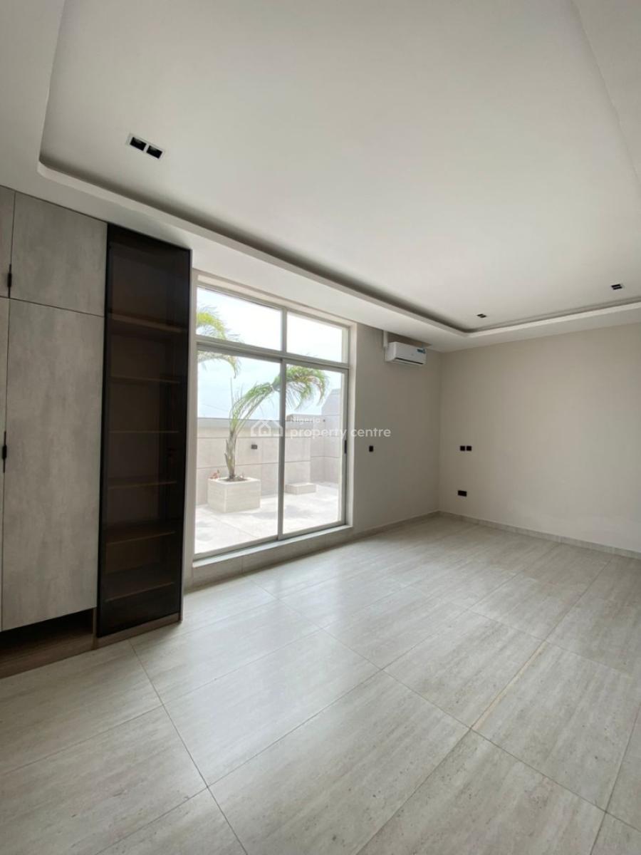Luxury 2-bedroom Flat +bq with Excellent Facility, Lekki Phase 1, Lekki, Lagos, Flat / Apartment for Sale
