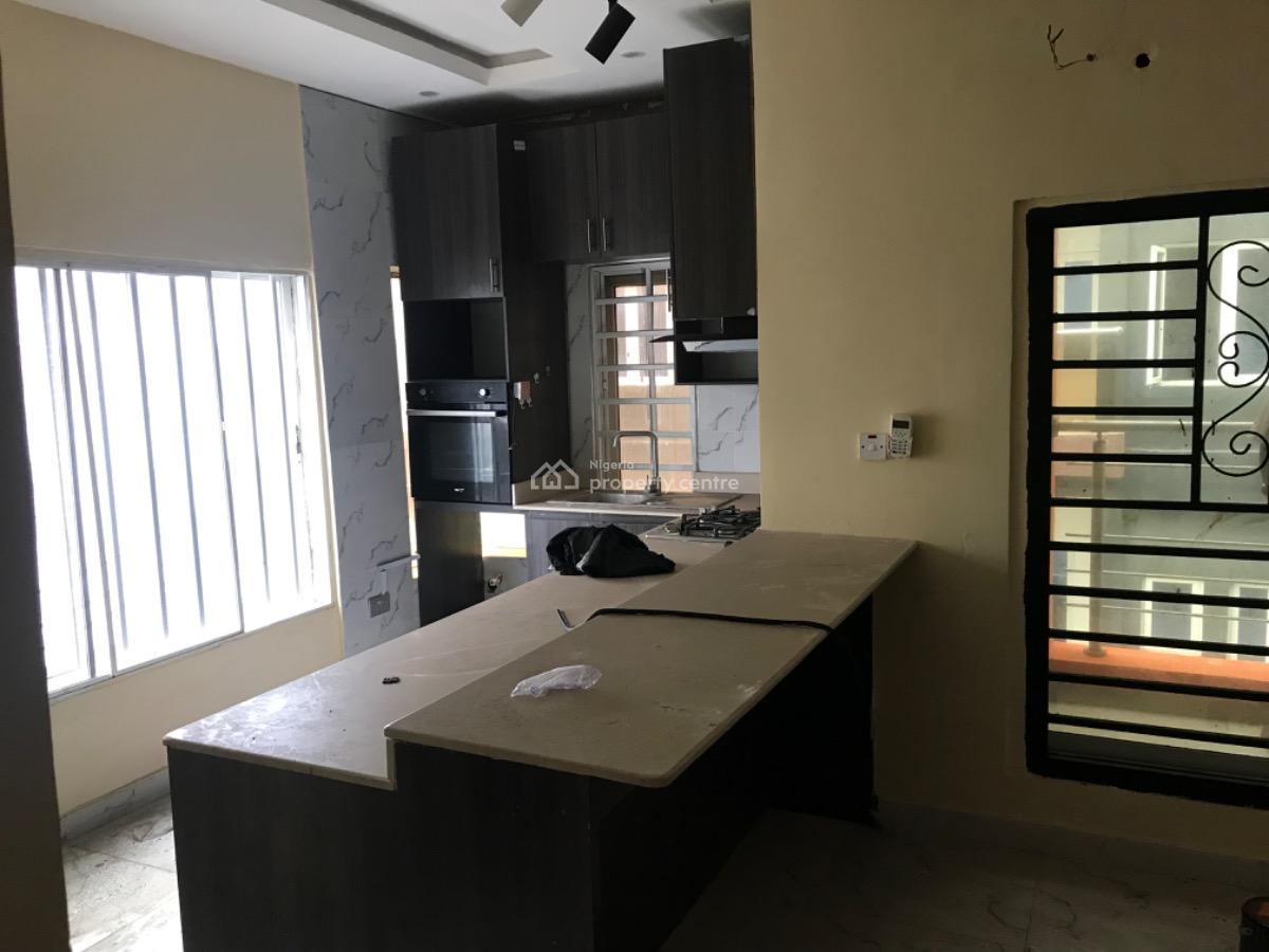 a Modern 2 Bedroom Apartment at Lekki Phase 1., Cyberville Estate, Ikate., Lekki Phase 1, Lekki, Lagos, Flat / Apartment for Rent
