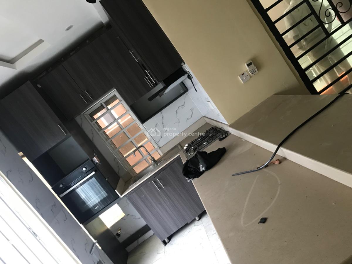a Modern 2 Bedroom Apartment at Lekki Phase 1., Cyberville Estate, Ikate., Lekki Phase 1, Lekki, Lagos, Flat / Apartment for Rent