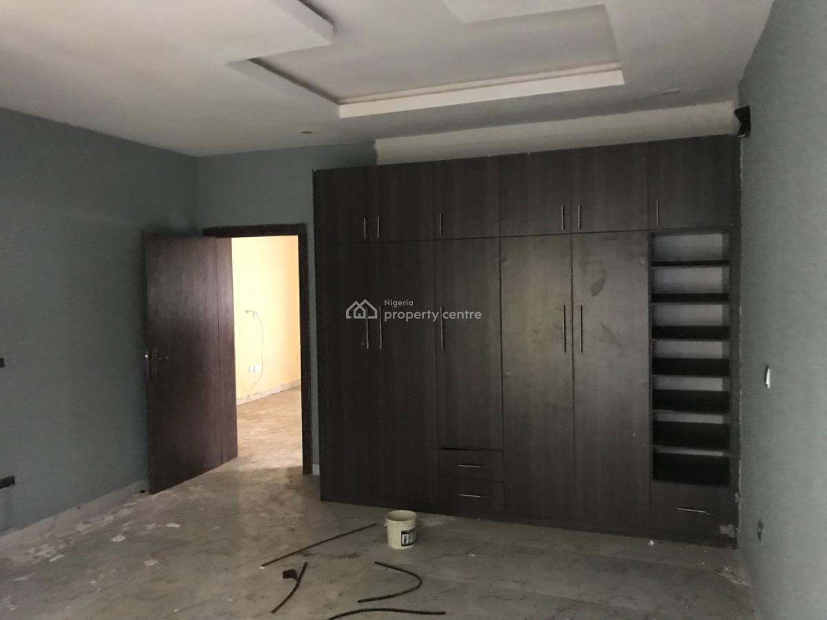 a Modern 2 Bedroom Apartment at Lekki Phase 1., Cyberville Estate, Ikate., Lekki Phase 1, Lekki, Lagos, Flat / Apartment for Rent