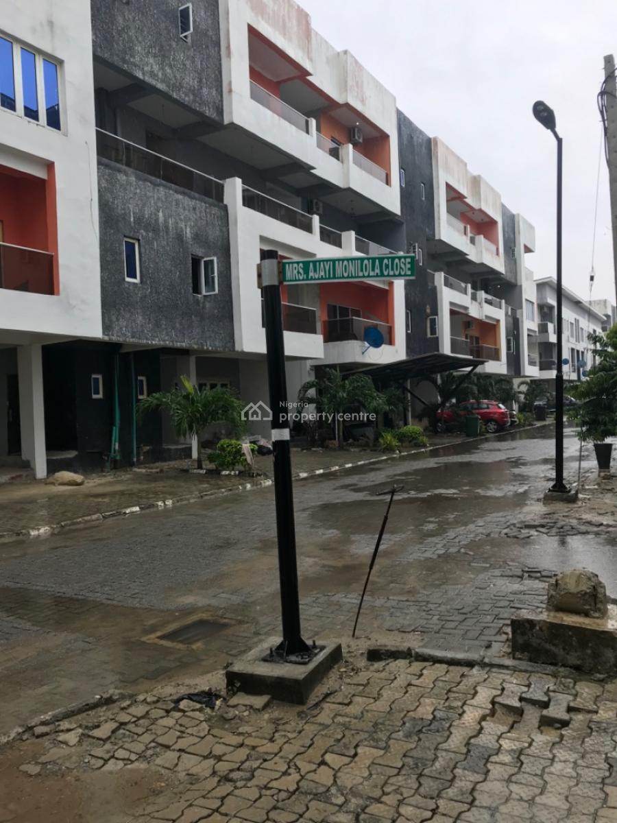 a Modern 2 Bedroom Apartment at Lekki Phase 1., Cyberville Estate, Ikate., Lekki Phase 1, Lekki, Lagos, Flat / Apartment for Rent