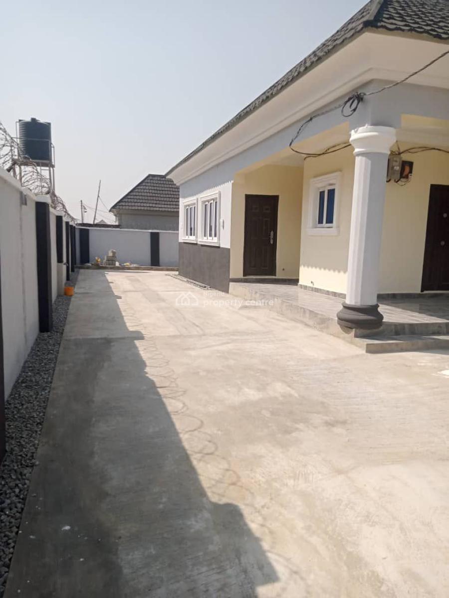 3 Bedrooms Bungalow, T Pumpy Estate Lugbe, Fha (f.h.a), Lugbe District, Abuja, Detached Bungalow for Sale