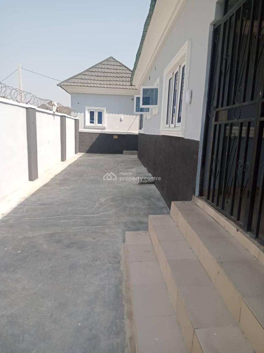 3 Bedrooms Bungalow, T Pumpy Estate Lugbe, Fha (f.h.a), Lugbe District, Abuja, Detached Bungalow for Sale