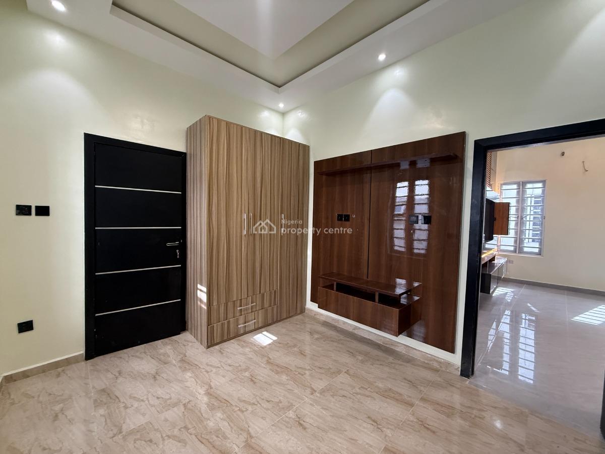 5 Bedroom Detached  Available, Osapa, Lekki, Lagos, Detached Duplex for Sale