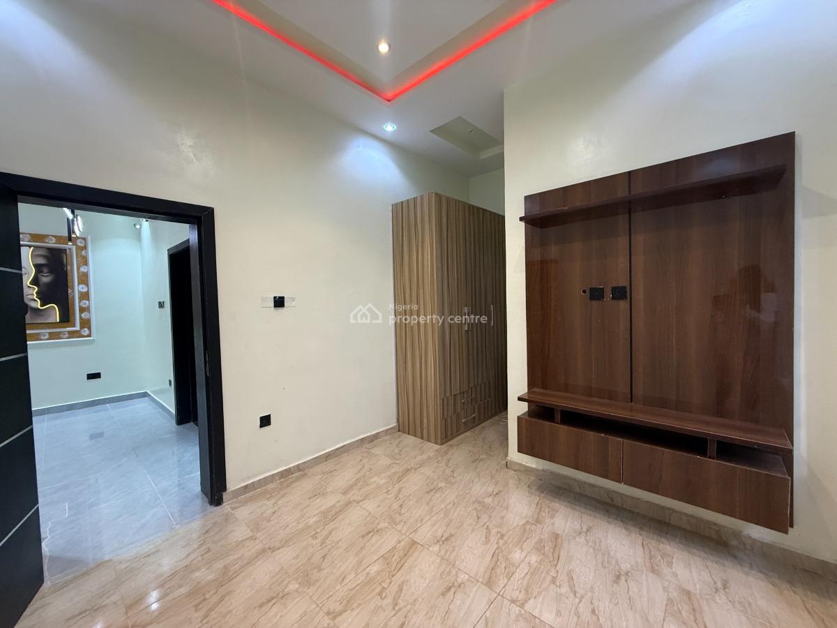 5 Bedroom Detached  Available, Osapa, Lekki, Lagos, Detached Duplex for Sale