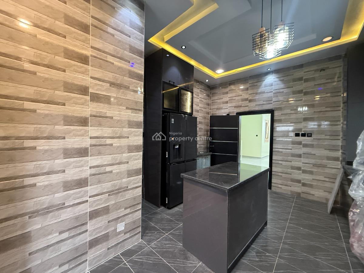 5 Bedroom Detached  Available, Osapa, Lekki, Lagos, Detached Duplex for Sale