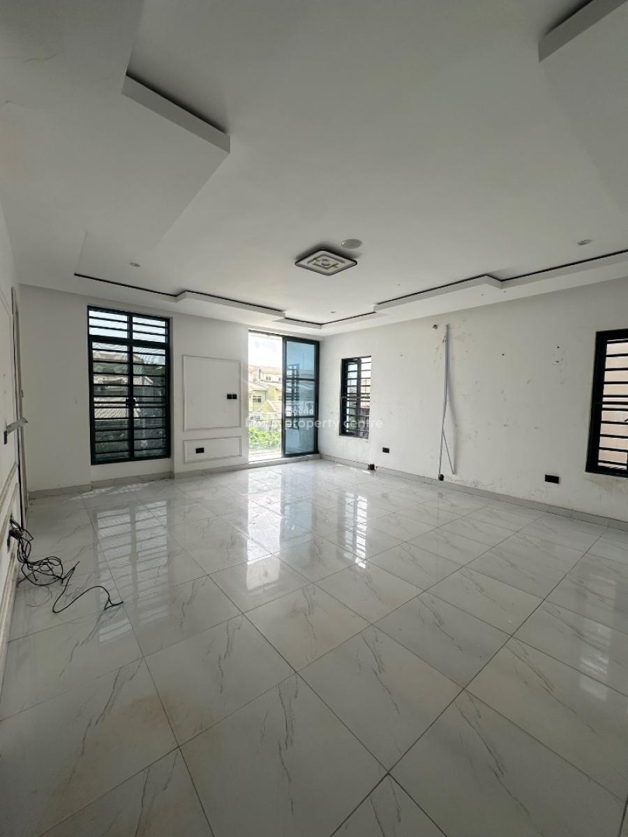 Spacious 3 Bedroom Apartment (upstairs), Ilasan, Lekki, Lagos, Flat / Apartment for Rent