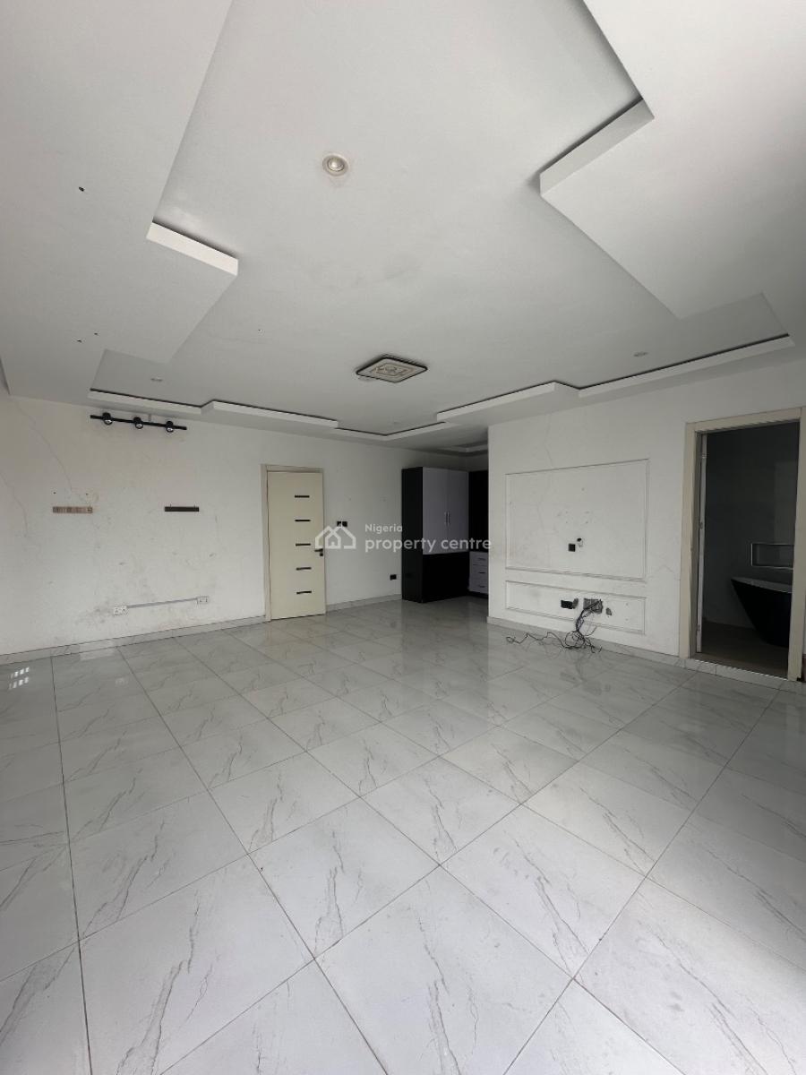 Spacious 3 Bedroom Apartment (upstairs), Ilasan, Lekki, Lagos, Flat / Apartment for Rent