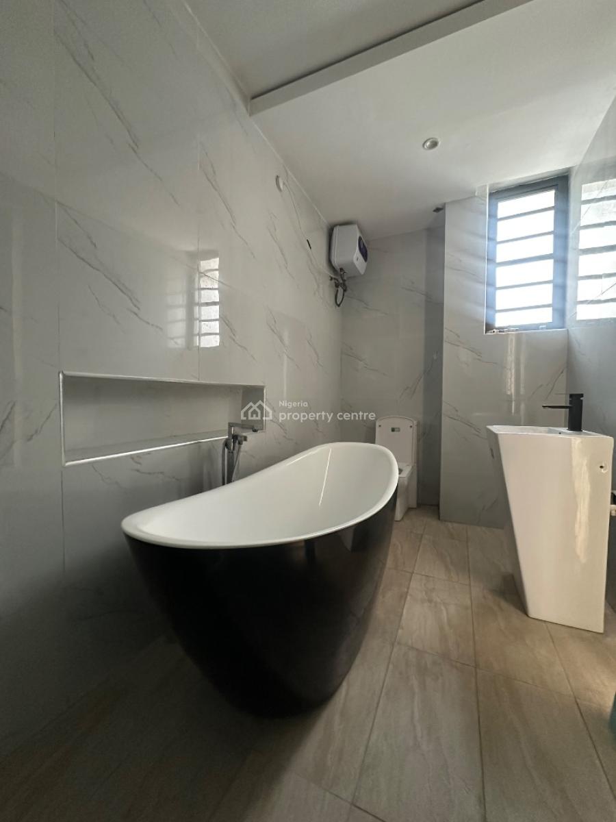 Spacious 3 Bedroom Apartment (upstairs), Ilasan, Lekki, Lagos, Flat / Apartment for Rent