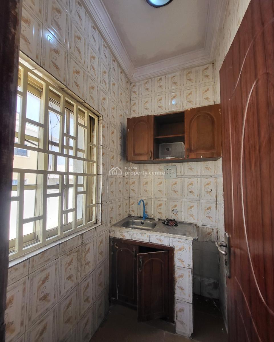 Luxurious Massive Sefcon Apartment, By American International School, Durumi, Abuja, Self Contain (single Rooms) for Rent