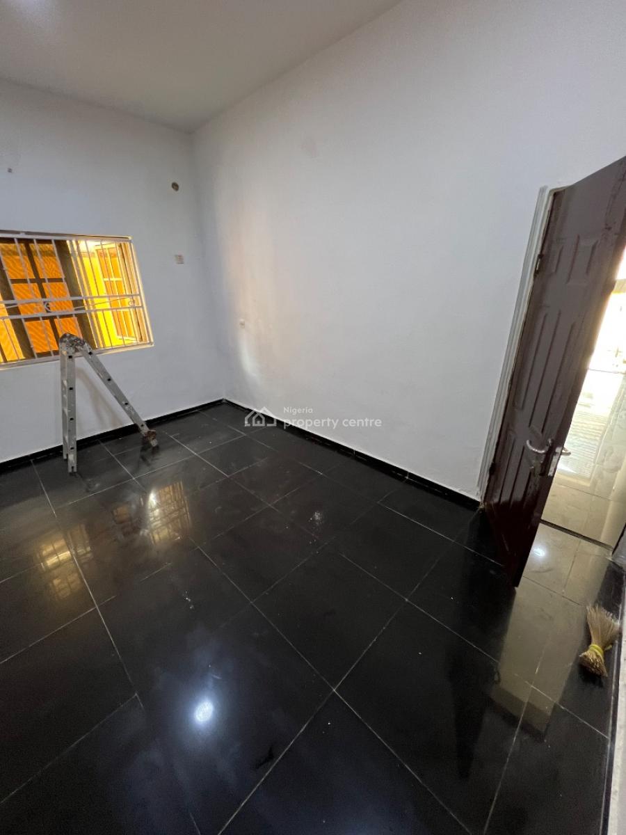 Spacious Self-serviced Mini Flat in a Very Nice Area, Hakeem Dickson Road, Lekki Phase 1, Lekki, Lagos, Mini Flat (room and Parlour) for Rent
