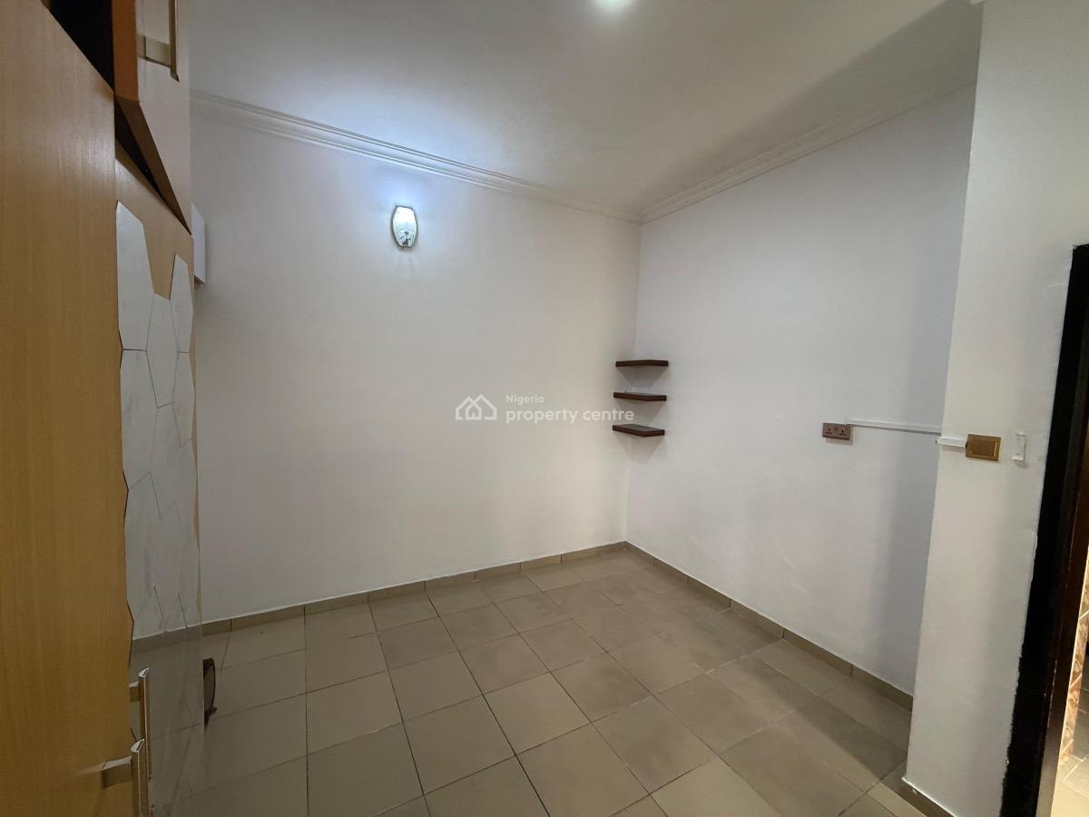 a Nice Room Self Contained in a Serene and Secured Estate, Nike Art Gallery Road, Ikate, Lekki, Lagos, Self Contain (single Rooms) for Rent