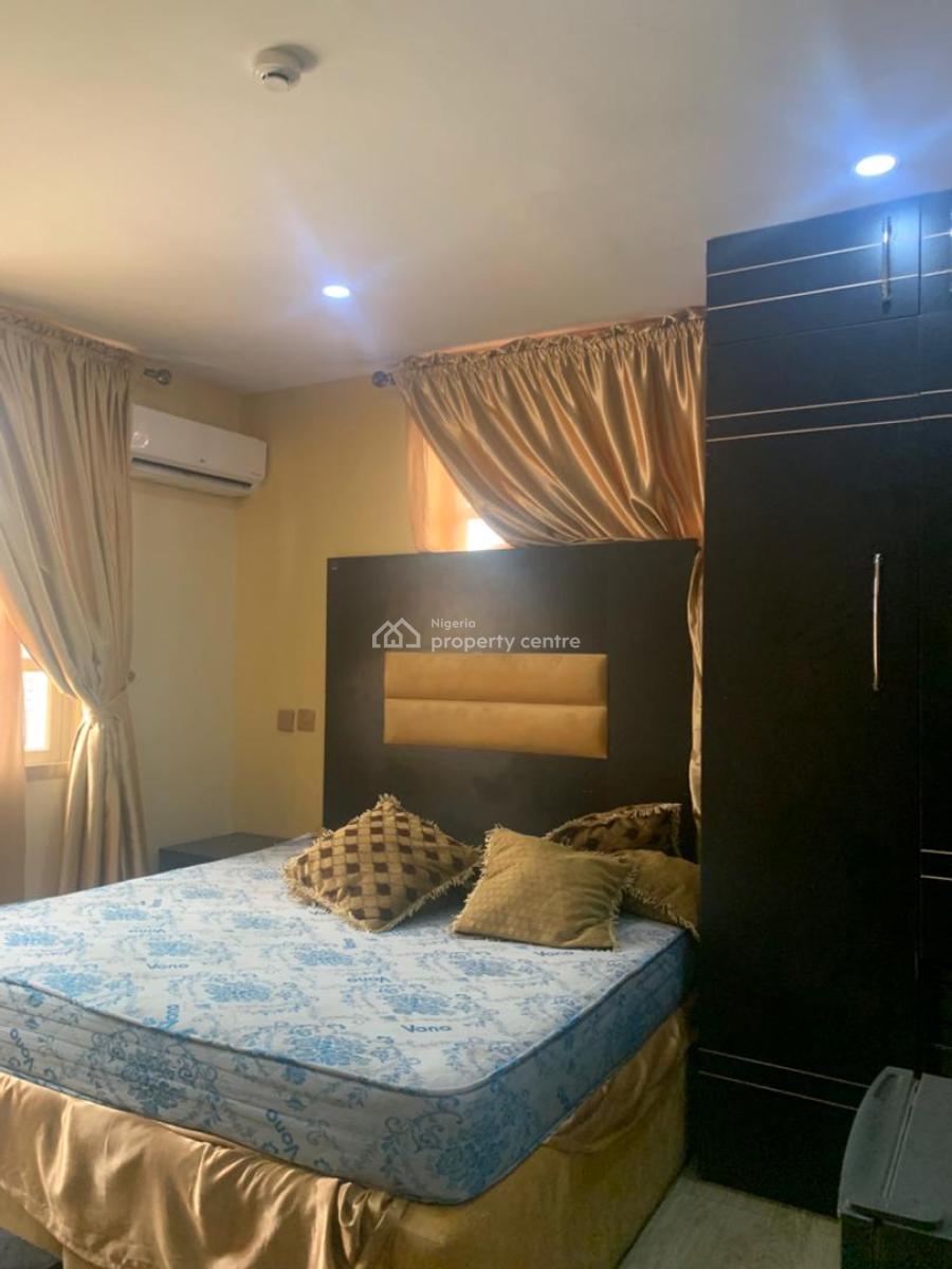 Luxury 3-bedroom Flat +bq with Excellent Facility, Off Palace Road, Lekki Phase 1, Lekki, Lagos, Flat / Apartment for Rent