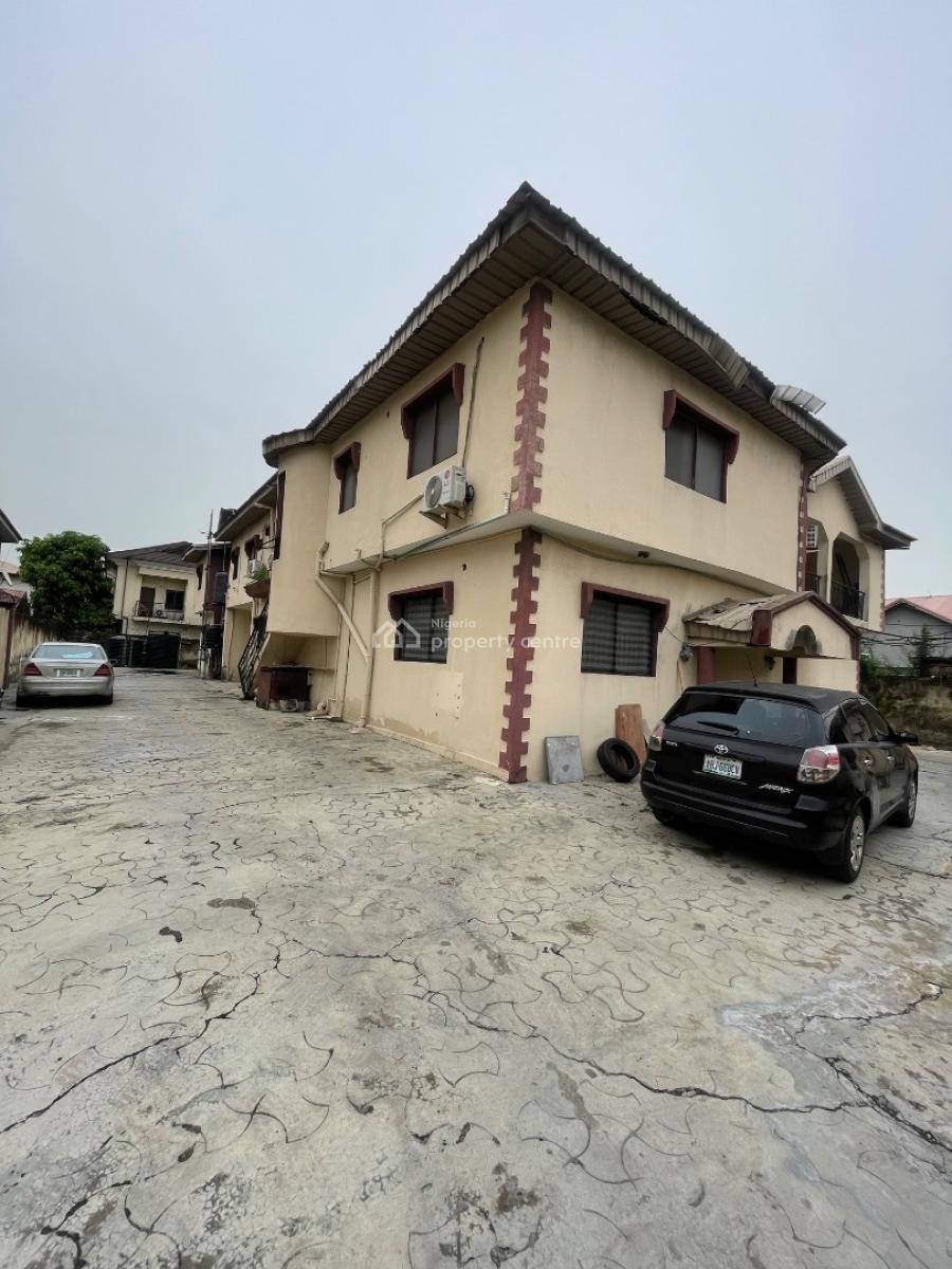 Spacious 3bedrooms Flat, Off Providence Street, Lekki Phase 1, Lekki, Lagos, Flat / Apartment for Rent