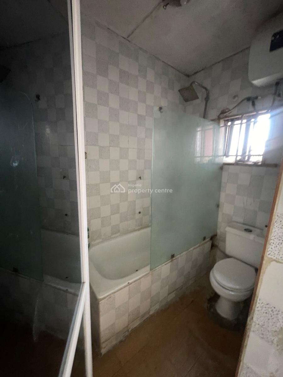 Spacious 3bedrooms Flat, Off Providence Street, Lekki Phase 1, Lekki, Lagos, Flat / Apartment for Rent