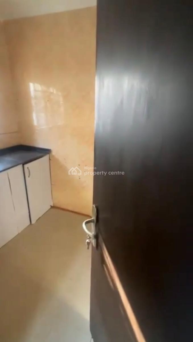 Selfcon Available, Lekki Phase 1, Lekki, Lagos, Self Contain (single Rooms) for Rent