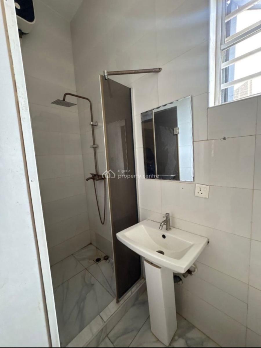 Single Room Upstairs, Ikota, Lekki, Lagos, Self Contain (single Rooms) for Rent