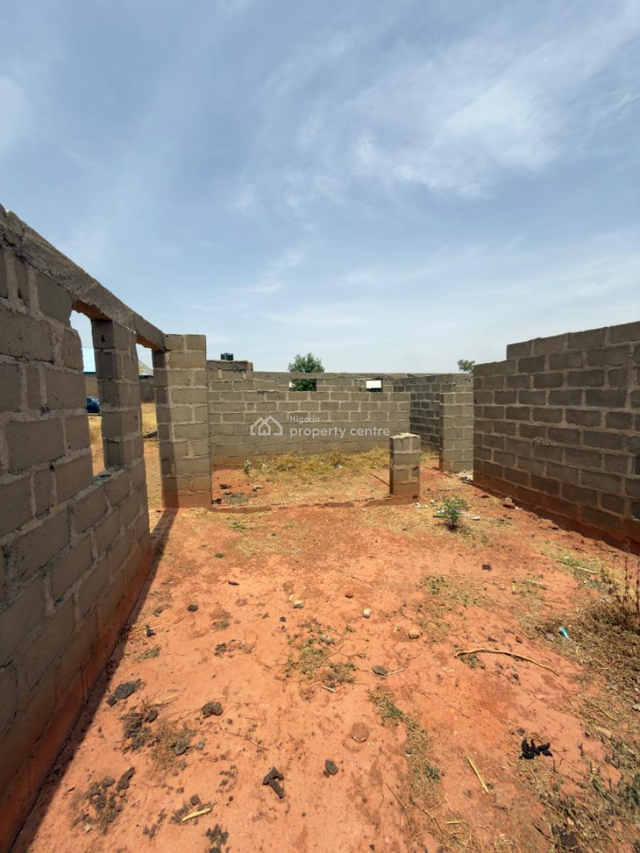Distress!!! 4 Bedroom Bungalow 100x50, Rigachikun, Igabi, Kaduna, Detached Bungalow for Sale