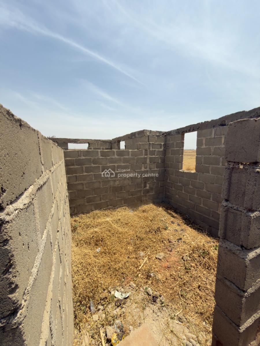 Distress!!! 4 Bedroom Bungalow 100x50, Rigachikun, Igabi, Kaduna, Detached Bungalow for Sale