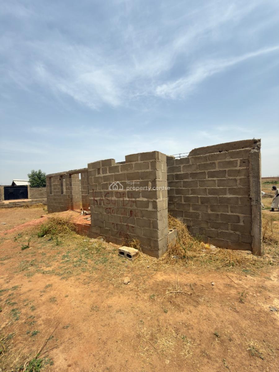 Distress!!! 4 Bedroom Bungalow 100x50, Rigachikun, Igabi, Kaduna, Detached Bungalow for Sale