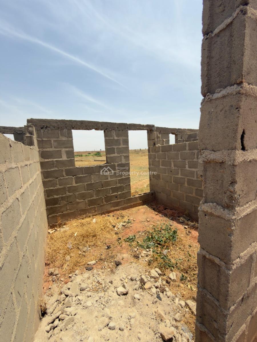 Distress!!! 4 Bedroom Bungalow 100x50, Rigachikun, Igabi, Kaduna, Detached Bungalow for Sale