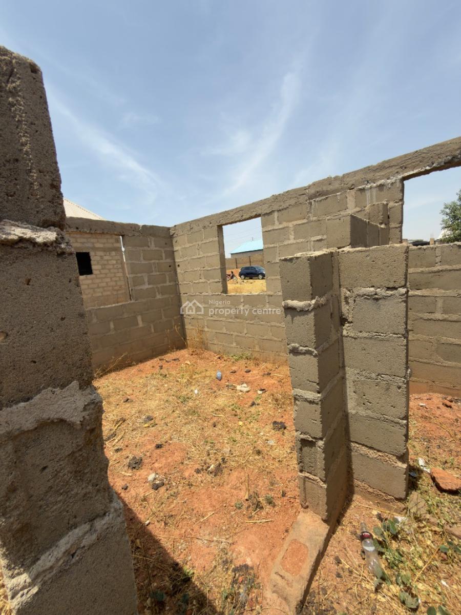 Distress!!! 4 Bedroom Bungalow 100x50, Rigachikun, Igabi, Kaduna, Detached Bungalow for Sale
