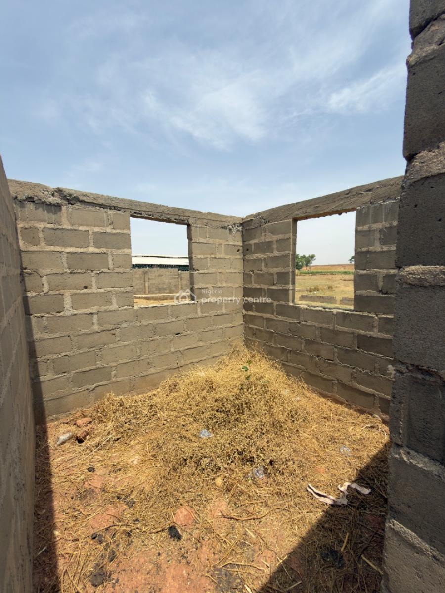 Distress!!! 4 Bedroom Bungalow 100x50, Rigachikun, Igabi, Kaduna, Detached Bungalow for Sale