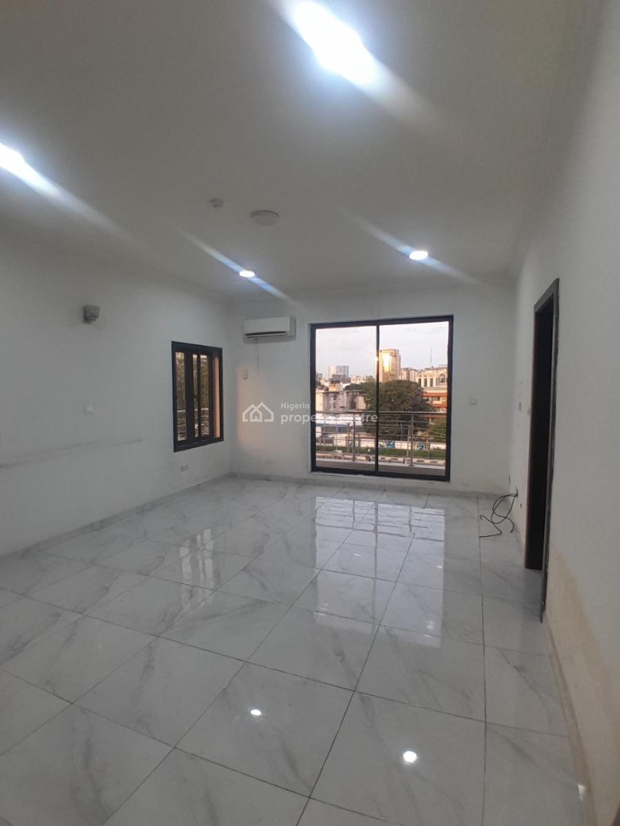 3 Bedrooms with Bq, Off Adeola Odeku Victoria Island, Victoria Island (vi), Lagos, Flat / Apartment for Rent