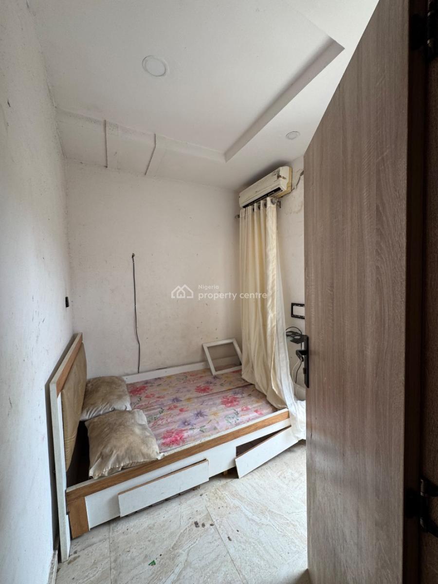 Spacious Boys Quarter Available 700k Orchid, Orchid Road, Lekki, Lagos, Self Contain (single Rooms) for Rent