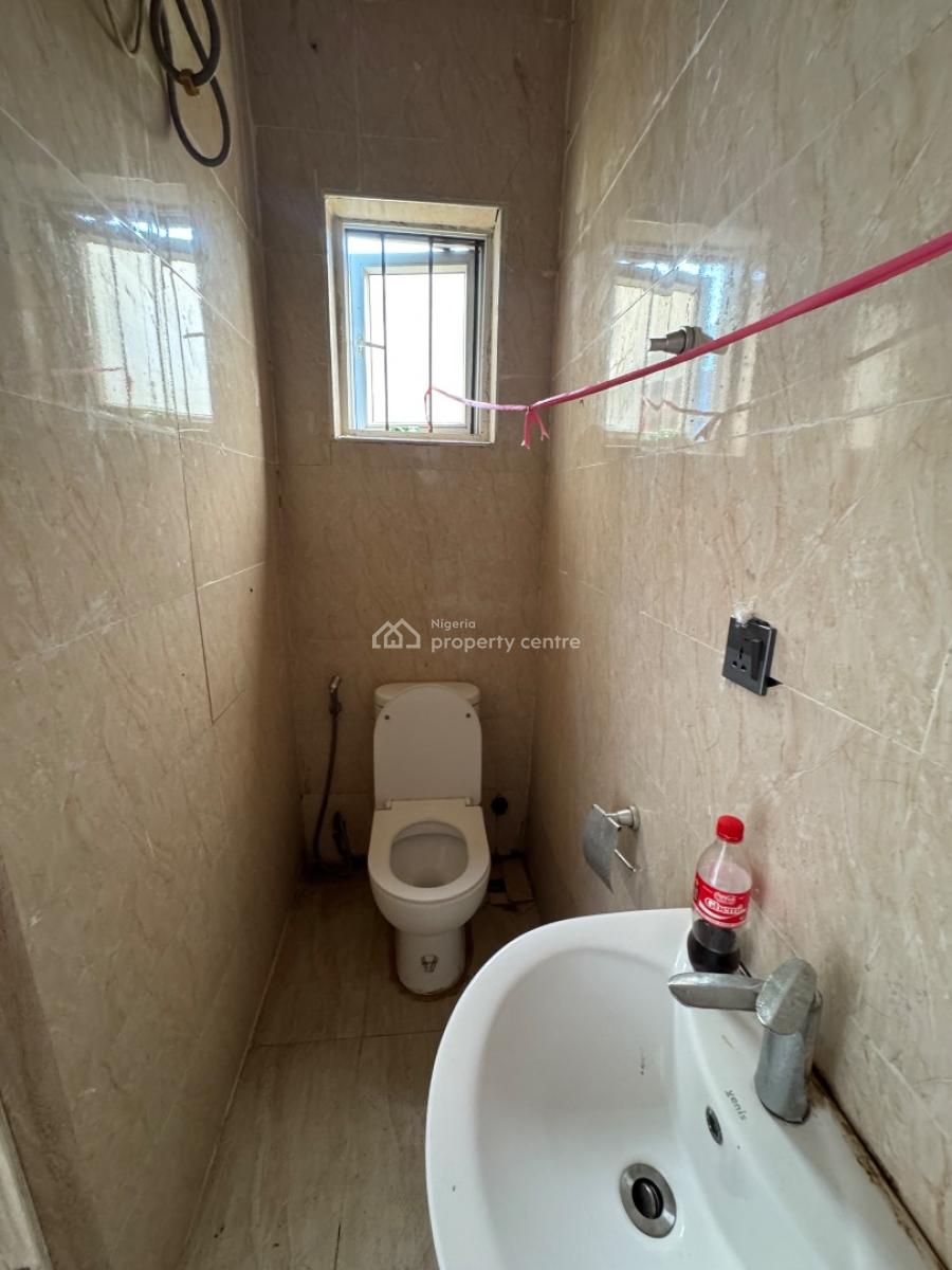Spacious Boys Quarter Available 700k Orchid, Orchid Road, Lekki, Lagos, Self Contain (single Rooms) for Rent