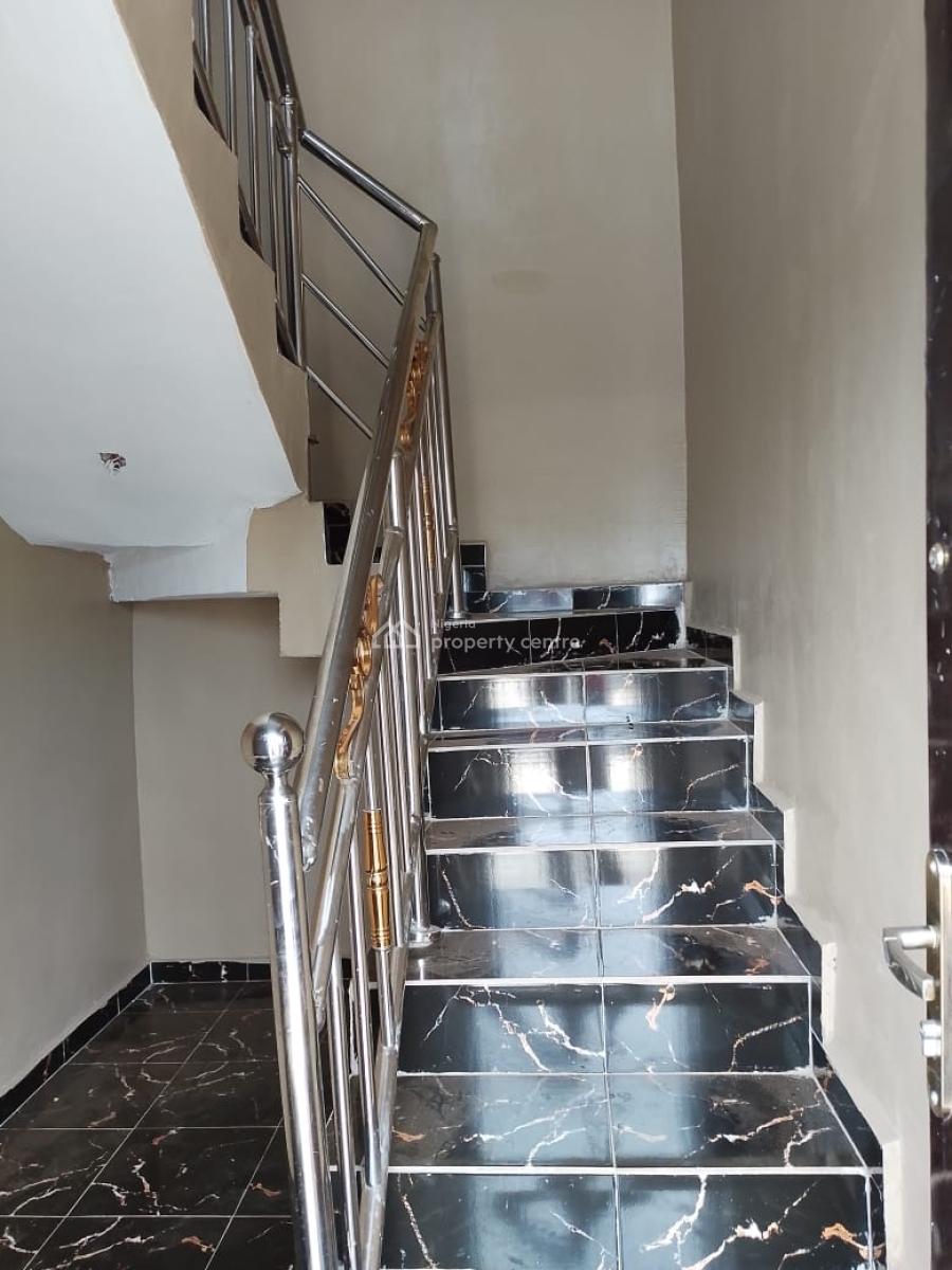 Brand New Pop 2 Bedroom Flat, Isiu , Imota Road, Ikorodu, Isiu, Ikorodu, Lagos, Flat / Apartment for Rent