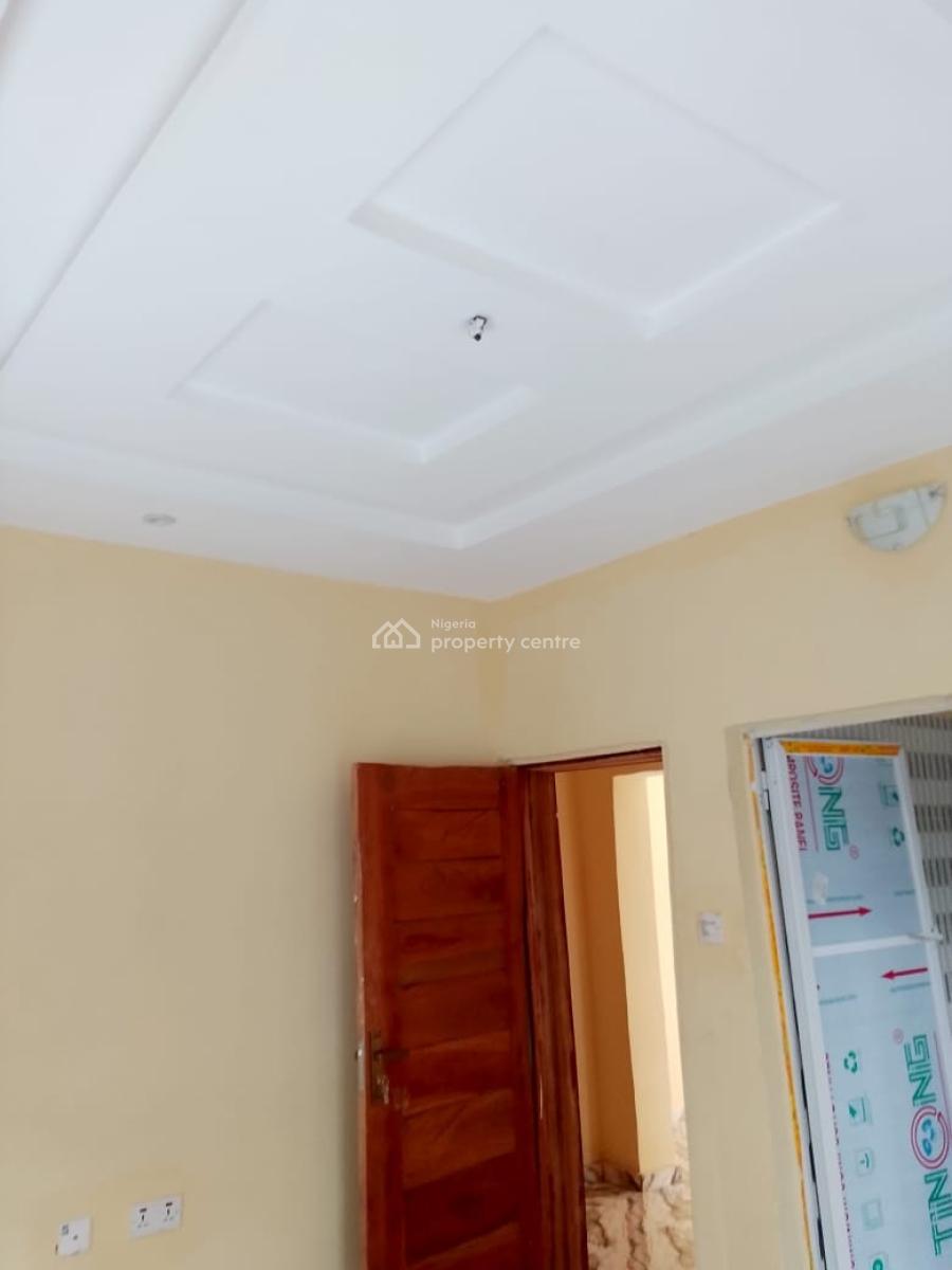 Brand New Pop 2 Bedroom Flat, Isiu , Imota Road, Ikorodu, Isiu, Ikorodu, Lagos, Flat / Apartment for Rent